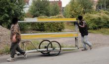 Abtransport mit dem Handwagen durchs Stadtgebiet (Foto: BPOL-H)