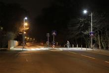 Fußgängerüberweg mit moderner LED Beleuchtung
