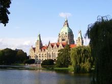 Bekanntestes Beispiel: Der Maschpark am neuen Rathaus Bekanntestes Beispiel: Der Maschpark am neuen Rathaus