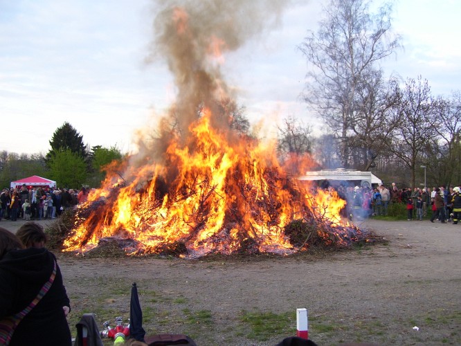 Osterfeuer Ratswiese Limmer