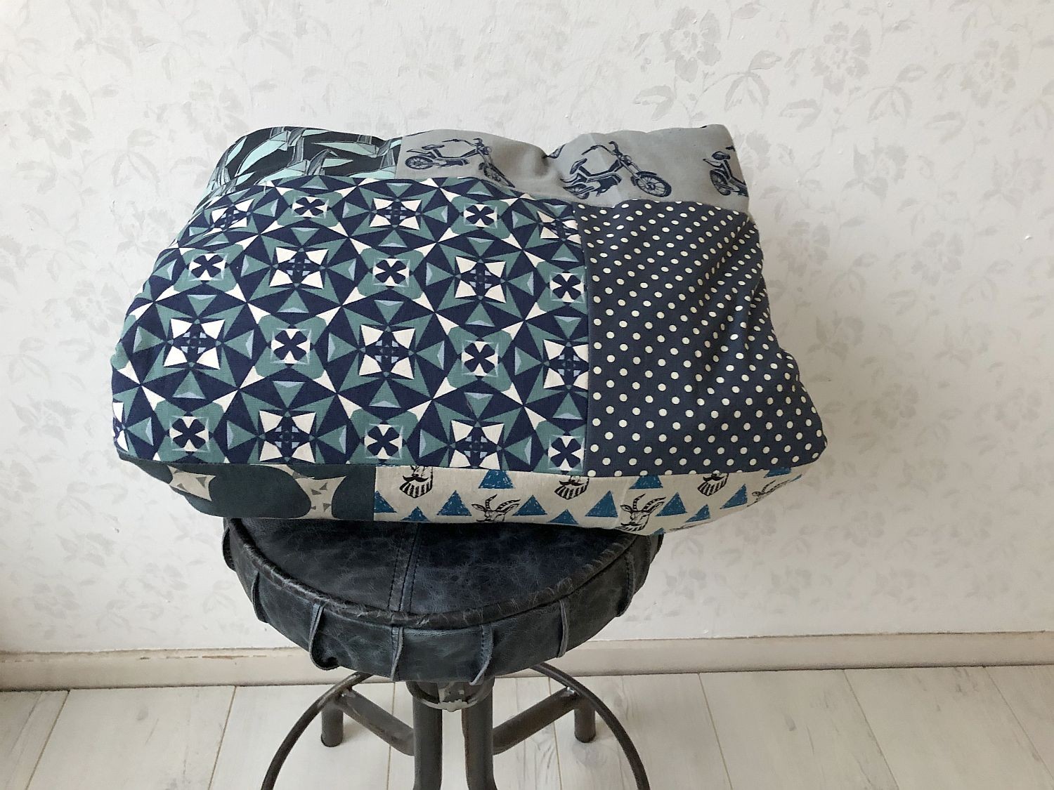 patchworkdecke aus canvas blau