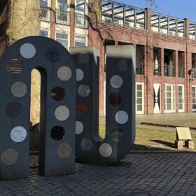 Monument NU in Bergen op Zoom