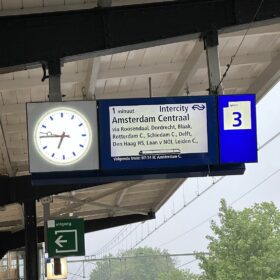 Im Zug nach Amsterdam