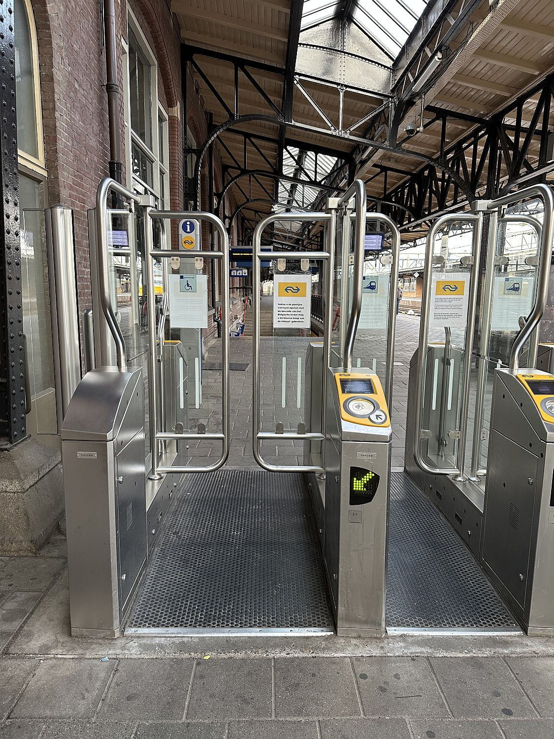 auschecken am Bahnhof Niederlande