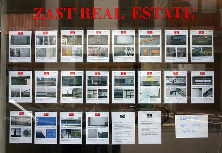 smk_-_thomas_bratzke_-_zast_real_estate_hannover_-______installation__performance_2008