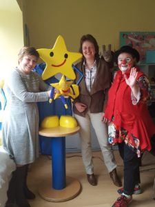 Ute Friese, Geschäftsführerin Aktion Kindertraum gemeinnützige GmbH<br />Anja Osterloh, Geschäftsführerin mod GmbH & Co.KG<br />Uta Beger, alias Klinik-Clownin Fidele