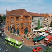 Samstägliches Herz des Stadtteils Linden der Lindener Marktplatz