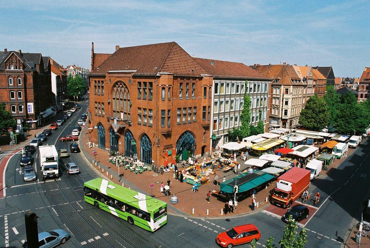 Samstägliches Herz des Stadtteils Linden der Lindener Marktplatz