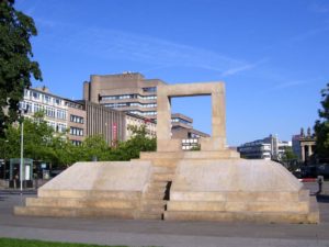 Holocaust-Mahnmal auf dem Opernplatz