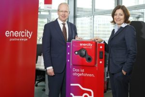 Stefan Schostok, Oberbürgermeister der Landeshauptstadt Hannover und Dr. Susanna Zapreva, Vorstandsvorsitzende der Stadtwerke Hannover AG