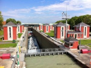 Die größten Binnenschleuse Europas im Stadtteil Anderten