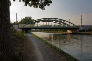 Eisenbahnbrücke über den Mittellandkanal in Vinnhorst