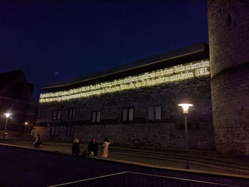 Leibniz Zitat am historischen Museum