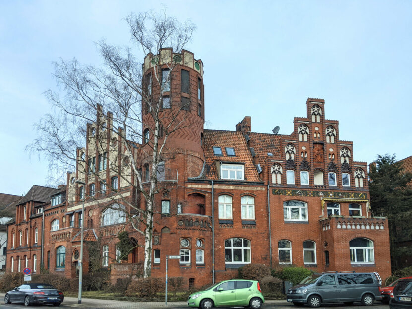 Haus mit Anbau in der Reinholdstraße