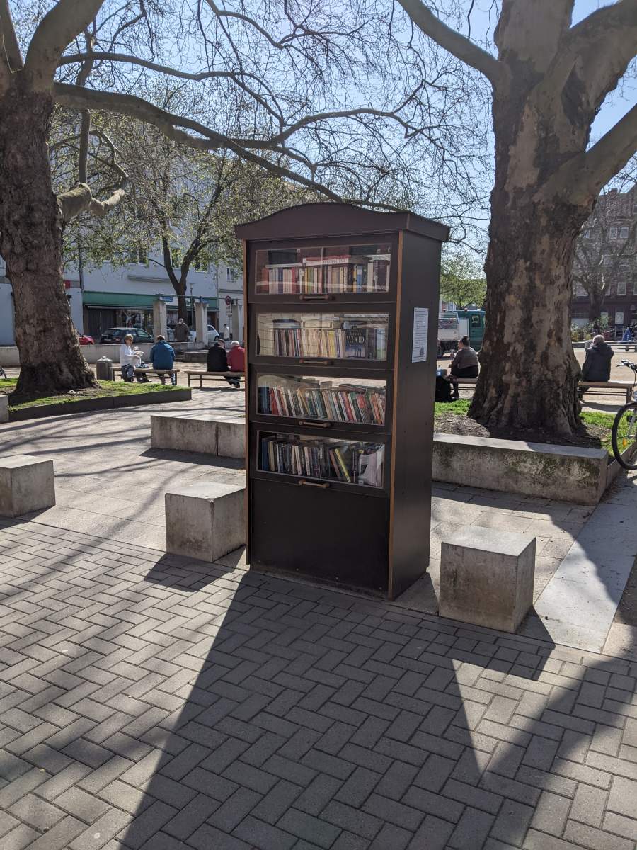 Bücherschrank Fiedlerplatz