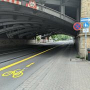 Neuer Radweg unter der Brücke