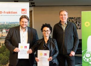 Der Entwurf der Koalitionsvereinbarung steht (Die Fraktionsvorsitzenden von SPD und Bündnis 90/Die Grünen (v.l.): Lars Kelich, Elisabeth Clausen-Muradian und Daniel Gardemin)