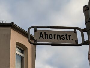 Ahornstraße (Straßenschild)