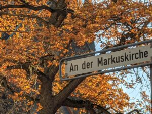An der Markuskirche (Straßenschild)