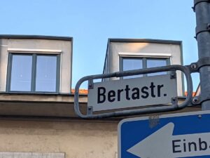 Bertastraße (Straßenschild)