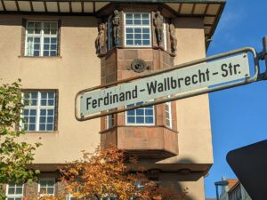 Ferdinand-Wallbrecht-Straße (Straßenschild)