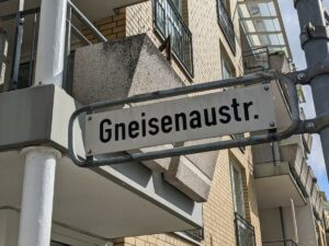 Gneisenaustraße (Straßenschild)