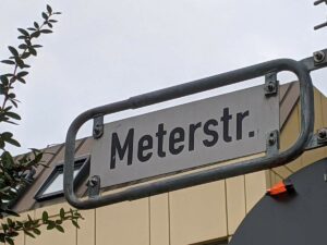 Meterstraße (Straßenschild)
