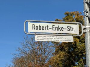 Robert-Enke-Straße (Straßenschild)