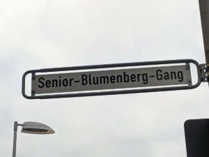 Senior-Blumenberg-Gang (Straßenschild)