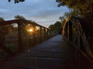 Sonnenuntergang an der Helene-Weber-Brücke