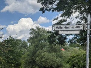 Walter-Wülfing-Ufer (Straßenschild)