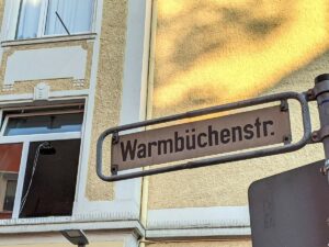 Warmbüchenstraße (Straßenschild)