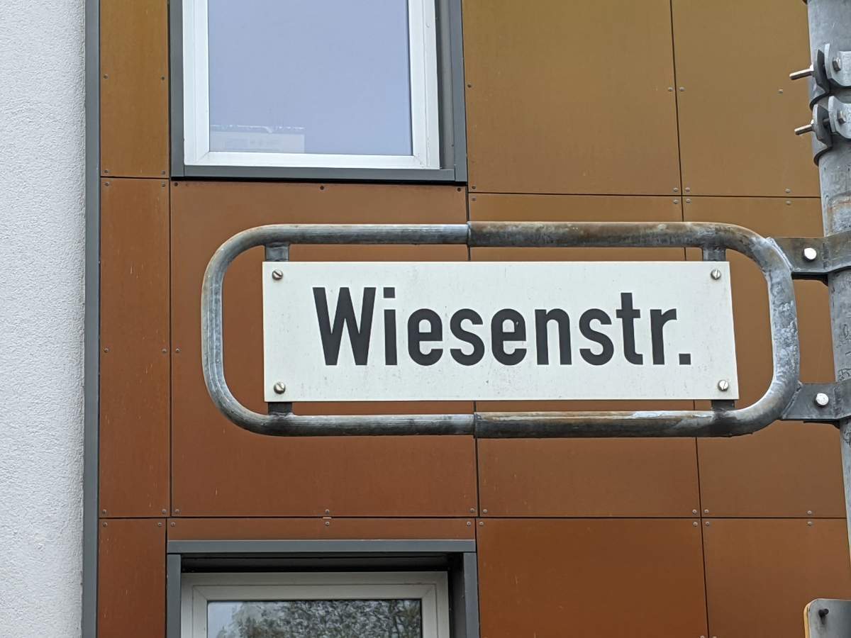 Wiesenstraße (Straßenschild)