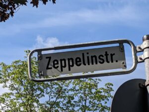 Zeppelinstraße (Straßenschild)