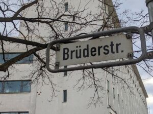 Brüderstraße (Straßenschild)