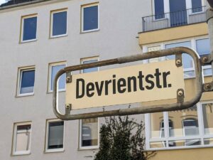 Devrientstraße (Straßenschild)