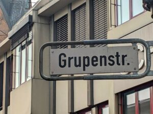 Grupenstraße (Straßenschild)