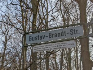 Gustav-Brandt-Straße (Straßenschild)