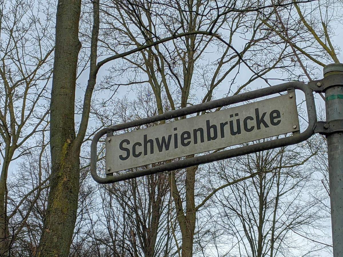 Schwienbrücke (Straßenschild)