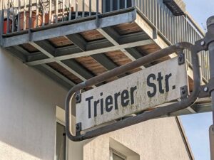 Trierer Straße (Straßenschild)