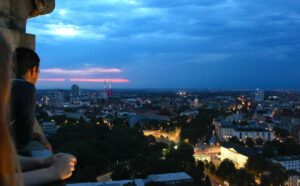 Ausblick vom Neuen Rathaus am Abend