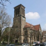 Gartenkirche und Unfallklinik