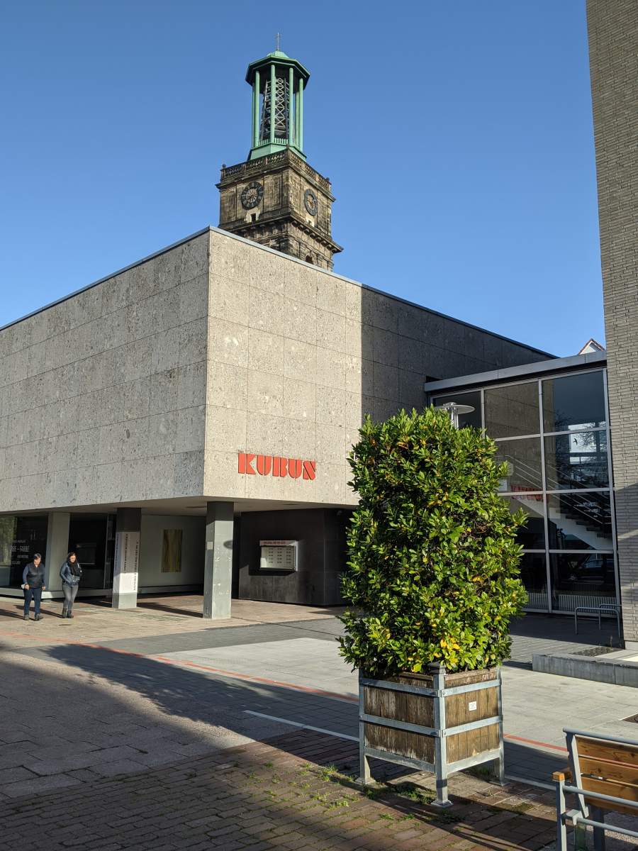 Galerie Kubus und die Aegidienkirche