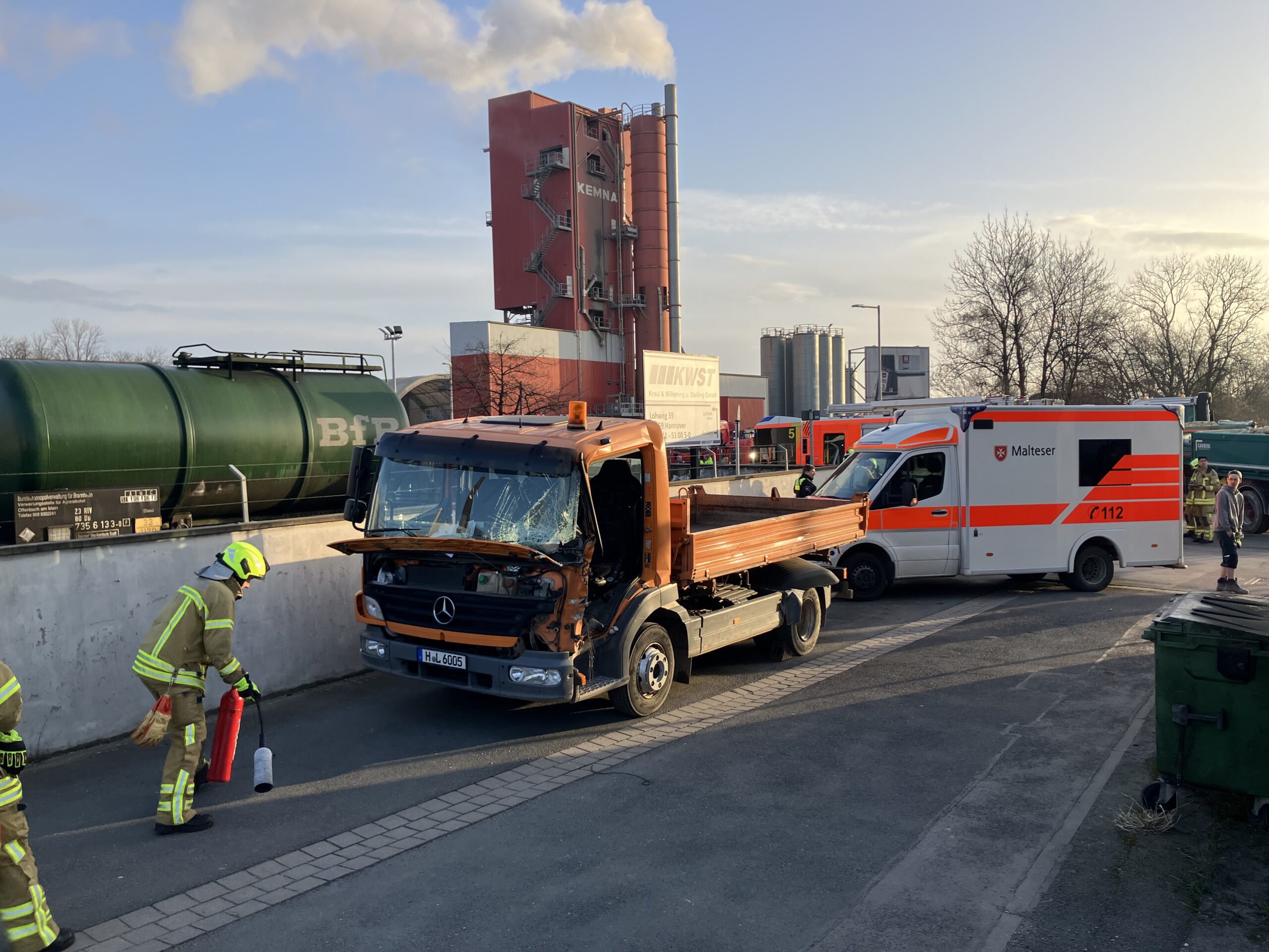 Verkehrsunfall mit zwei LKW