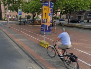 Radweg am Heinrich-Heine-Platz