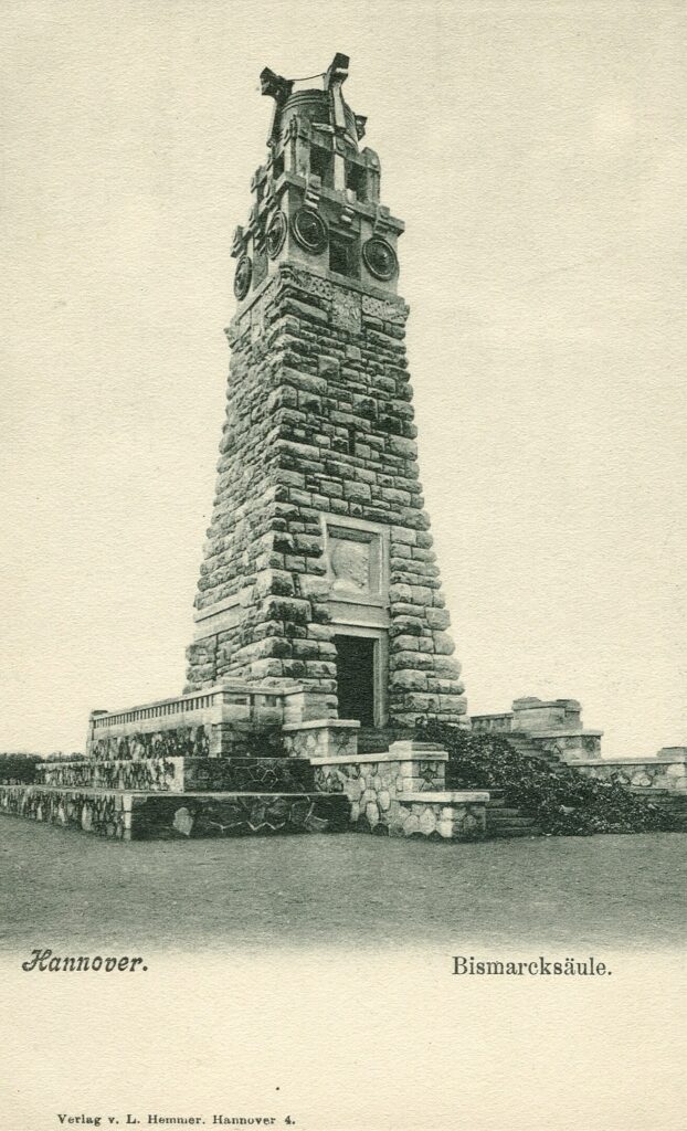 Die Bismarcksäule auf einer Ansichtskarte um 1905