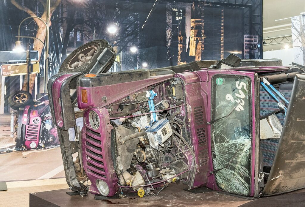 Das Auto als Waffe - Sonderausstellung „Wahnsinn – Illegale Autorennen“