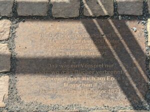 Gedenkstein zur Bücherverbrennung an der Geibelbastion