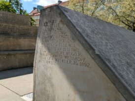 Inschrift am Mahnmal