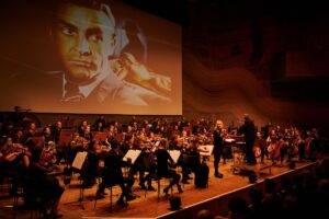 James Bond im Visier der Musik